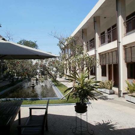 Hotel Pacific סוראבאיה מראה חיצוני תמונה