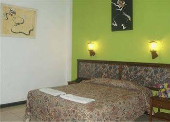 Hotel Pacific סוראבאיה מראה חיצוני תמונה