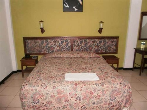 Hotel Pacific סוראבאיה מראה חיצוני תמונה