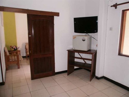 Hotel Pacific סוראבאיה מראה חיצוני תמונה