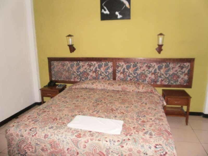 Hotel Pacific סוראבאיה מראה חיצוני תמונה